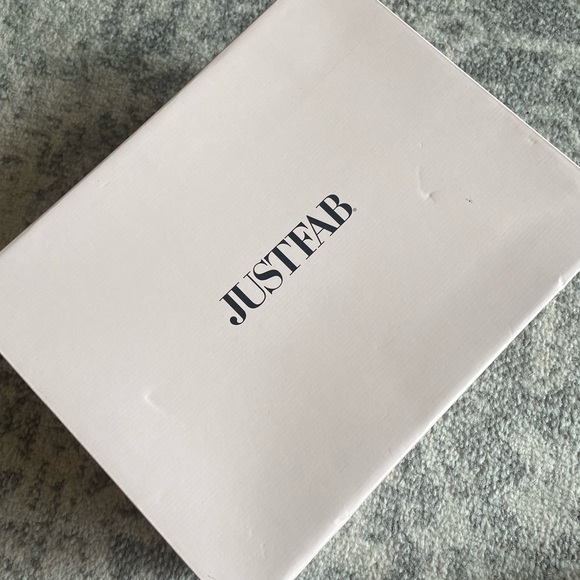 White pointed toe booties - new in box - size 8 - Picture 2 of 6